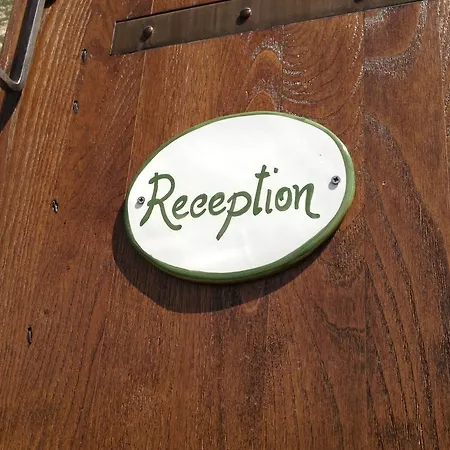 Il Grifone A Apart Otel Cortona